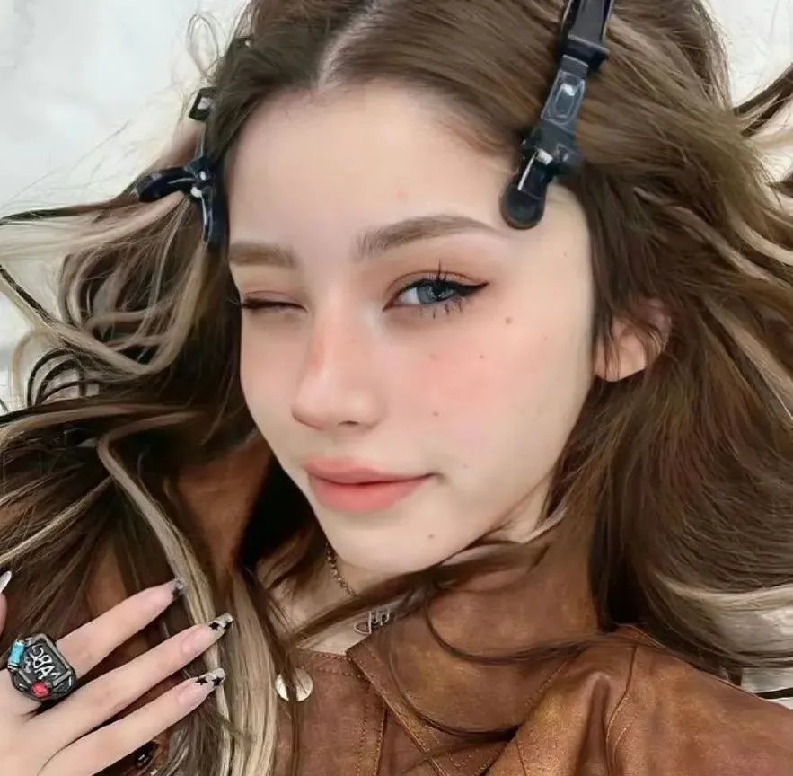 复活的小红帽封面